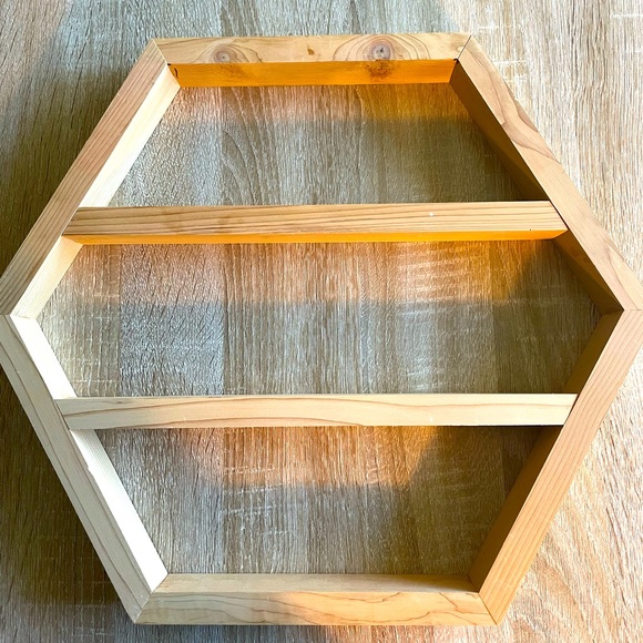 Hexagon Essential Oil Shelf - Like new! - Picture 2 of 2